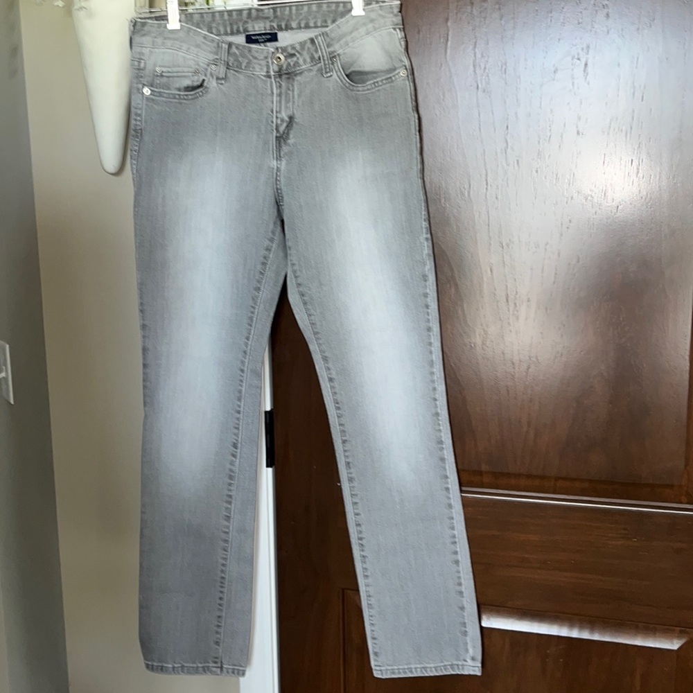 Levi Mid rise Straight 552 Jeans Size 6 Medium